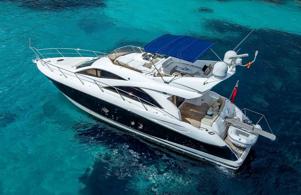 Sunseeker_manhattan_50_at_anchor